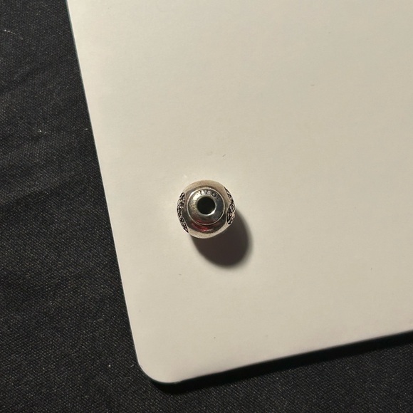 Pandora Essence bracelet charm - “Leo” ♌️🦁 - Picture 2 of 2